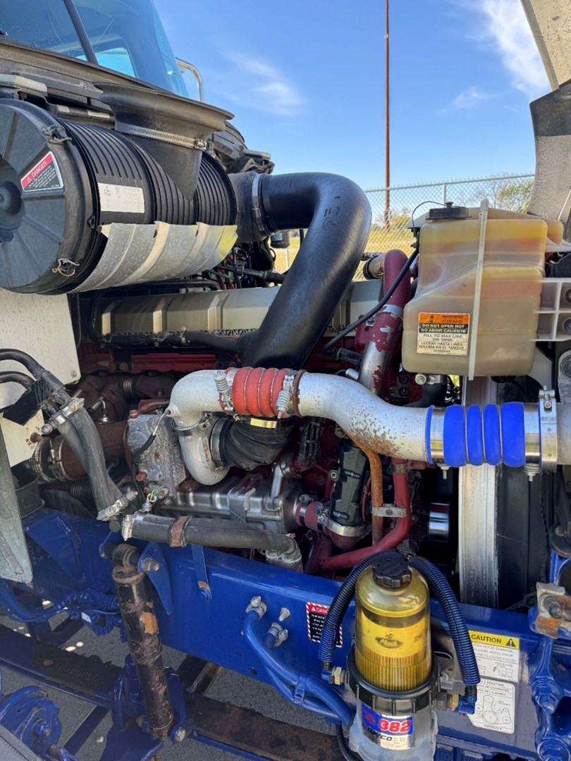 2017 MACK CXU613 - USED TRUCKS DAY CAB - image 10